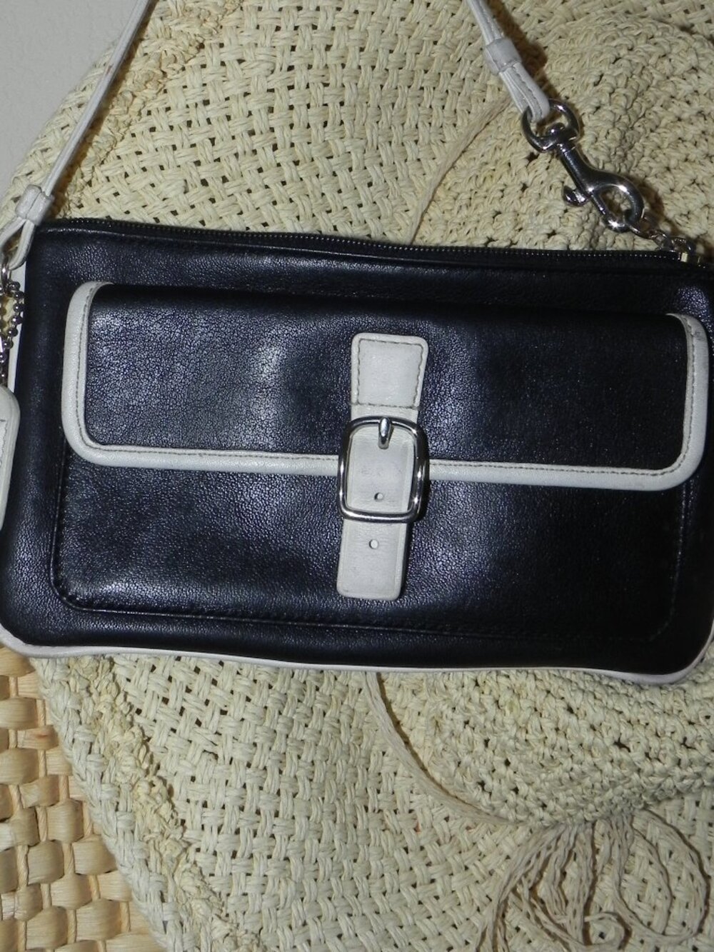 VTG COACH Buckle Leather Wristlet Clutch